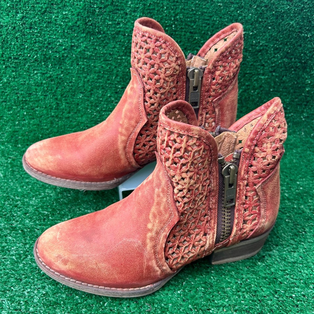 Circle G by Corral Red Distressed Leather Laser Cut Filigree Ankle Boots Q0003